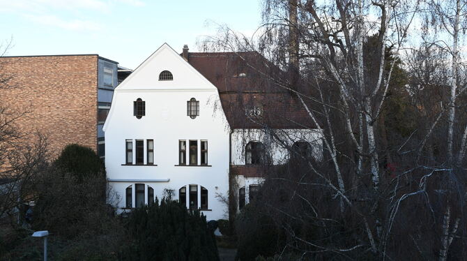 Die Heinzelmann-Villa an der Urbanstraße 25 ist mit ihrer Lage direkt hinter der einstigen Fabrik ein Stück sichtbare Stadtgesch
