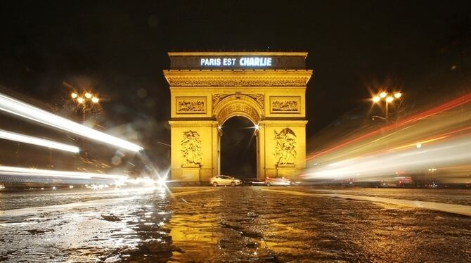 Riesiger Trauermarsch in Paris
