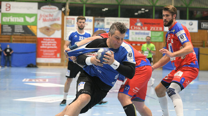 Der zwölffache  Pfullinger  Torschütze und  Ex-Söflinger  Alexander Schmid sorgte wenige Sekunden vor dem Schlusspfiff mit  sein