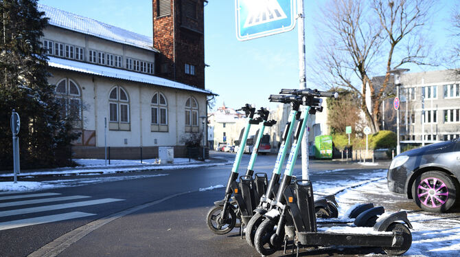 Bisher hat Tier nur seine E-Scooter über die Stadt verteilt.   FOTO: PIETH