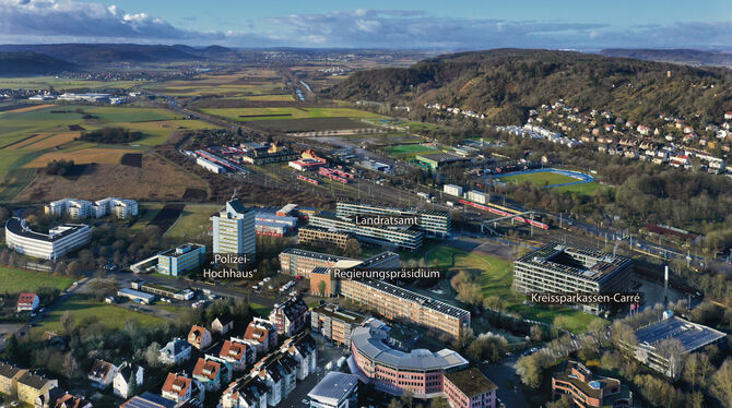Der Blick nach Westen ins Neckartal: Viele der Flächen sind bereits bebaut. Der südliche Teil des Areals (links, nicht im Bild)