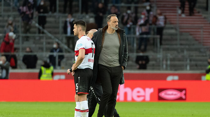 Enttäuschung und Frust, hier bei Dinos Mavropanos, links, und Cheftrainer Pellegrino Matarazzo, sollen beim VfB ein Ende haben.
