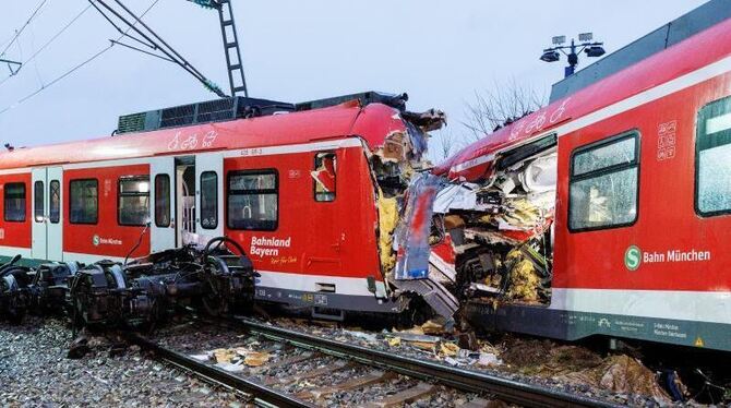 Zusammenstoß von S-Bahnen Zusammenstoß von S-Bahnen