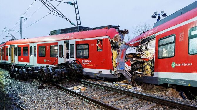 Zusammenstoß von S-Bahnen Zusammenstoß von S-Bahnen