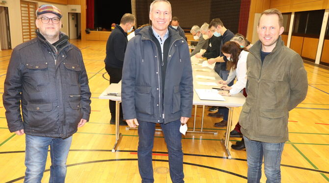 Die Bürgermeisterwahl in Mehrstetten ist noch nicht entschieden: Jürgen Haible-Eppinger (von links), Holger Lenz und Robert Mell