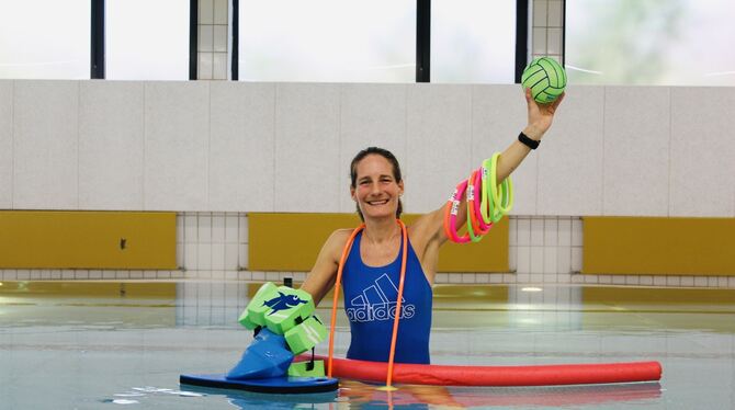 Petra Seibert erfüllt sich ihren Traum und eröffnet ihre eigene Schwimmschule  FOTO: MÜLLER
