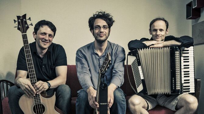 Das Tristan Vox Trio tritt am Benefizabend im Reutlinger Theater Die Tonne auf.