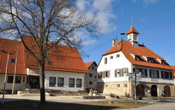 Rathaus und Dorfgemeinschaftshaus in Gächingen bilden das Herzstück des Ortes. 