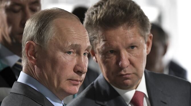 Der russische Präsident Wladimir Putin (links) mit Alexej Miller, Vorstandsvorsitzender des russischen Erdgasproduzenten Gazprom