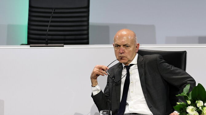 Bernd Neuendorf wird in Bonn mit überwältigender Mehrheit zum neuen DFB-Präsidenten gewählt.  FOTO: HALISCH/WITTERS