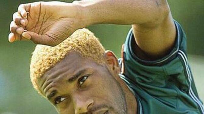 Steht auf der VfB-Wunschliste: Jay Jay Okocha. FOTO: DPA
