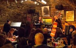 Tango Komplott beim Auftritt im Jazzclub in der Mitte. FOTO: MELISSA KAISER