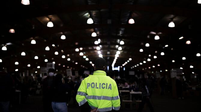Polizist bei Präsidentschaftswahl in Kolumbien