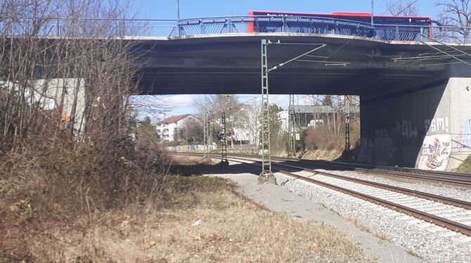 Links der Bahnstrecke Stuttgart−Tübingen könnte in Metzingen ein Radweg entstehen, auf dem es zum Beispiel kreuzungsfrei vom Bah