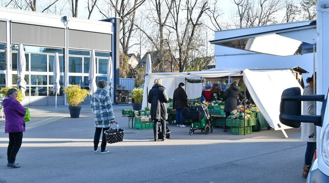 Freitags ist Markt auf dem Mössinger Löwensteinplatz. Eine »marktähnliche Veranstaltung« wünscht sich OB Bulander künftig auf de Freitags ist Markt auf dem Mössinger Löwensteinplatz. Eine »marktähnliche Veranstaltung« wünscht sich OB Bulander künftig auf de