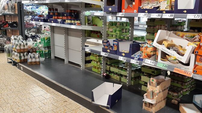Supermarkt Hamsterkauf Große Lücken in Reutlinger Supermärkten.