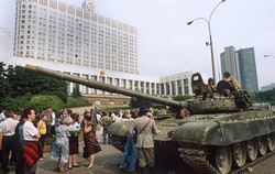 Panzer in Moskau: dramatische Tage beim Putsch gegen Michail Gorbatschow am 19. August 1991.  FOTO: TASS/DPA 
