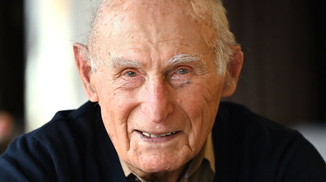 Hundert? Glaubt kein Mensch, stimmt aber: Heute wird der fitte Josef Szajowski groß seinen stolzen Geburtstag feiern. FOTO: PIET