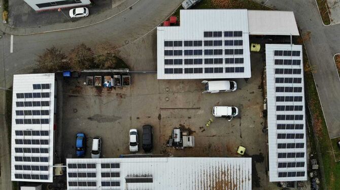 Wie auf dem Rathaus und auf dem Feuerwehrhaus sind auch auf den Dächern des Bauhofs in Wannweil Fotovoltaikanlagen installiert,