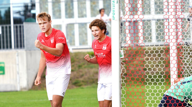 Tim Steinhilber profitiert bei seinem zweiten Treffer von einem Patzer. FOTO: PIETH Tim Steinhilber profitiert bei seinem zweiten Treffer von einem Patzer. FOTO: PIETH