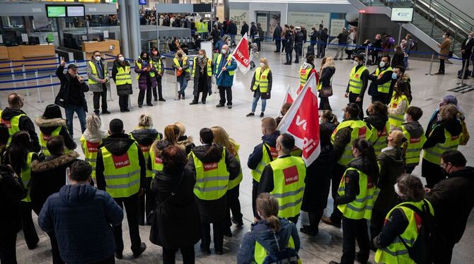 Warnstreiks von Sicherheitspersonal