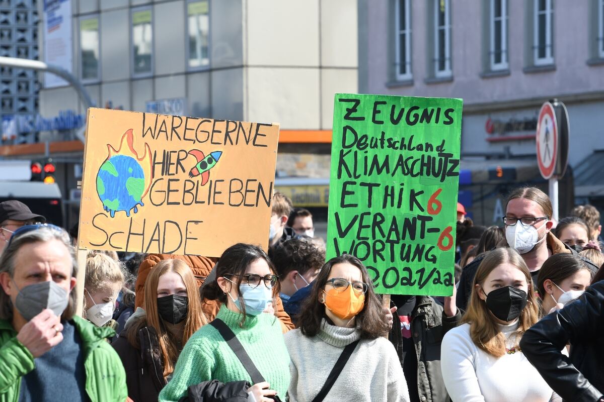 fridaysforfuture_250322_zen_7