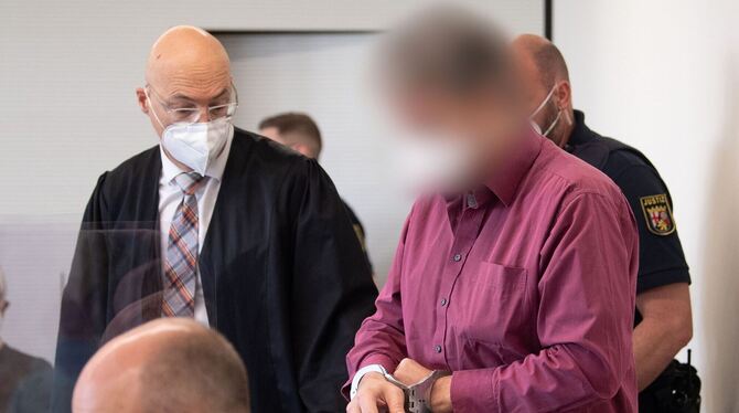 Prozess um Mord nach Maskenstreit Prozess um Mord nach Maskenstreit