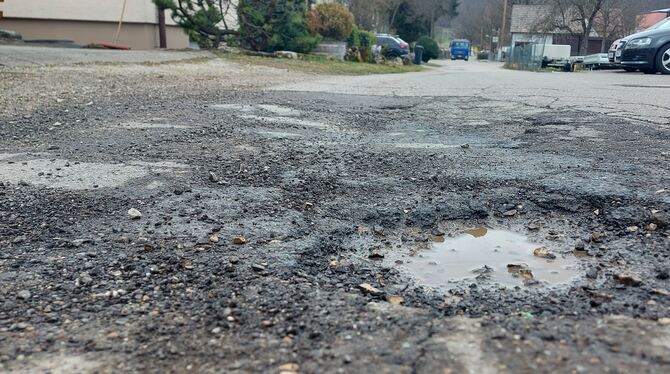 Die Kurze Straße in Würtingen wird saniert. Die Arbeiten beginnen in der Woche nach Ostern und dauern bis Dezember. FOTO: FISCHE