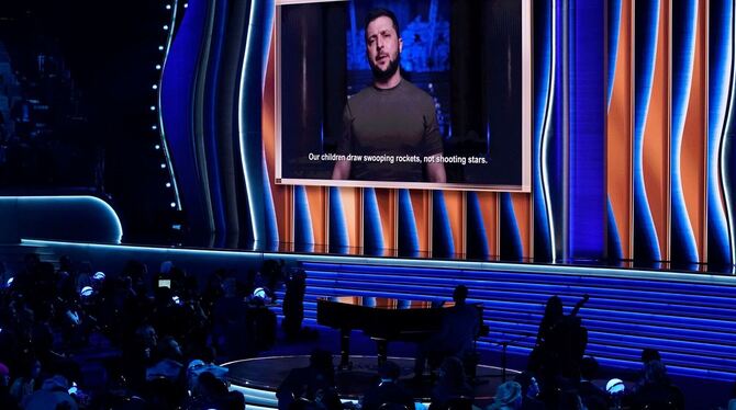 Selenskyj-Botschaft bei Grammy Awards Selenskyj-Botschaft bei Grammy Awards