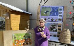 Erika Schlotterbeck will in ihrem Hof über Biene und Co. aufklären. FOTOS: WEBER