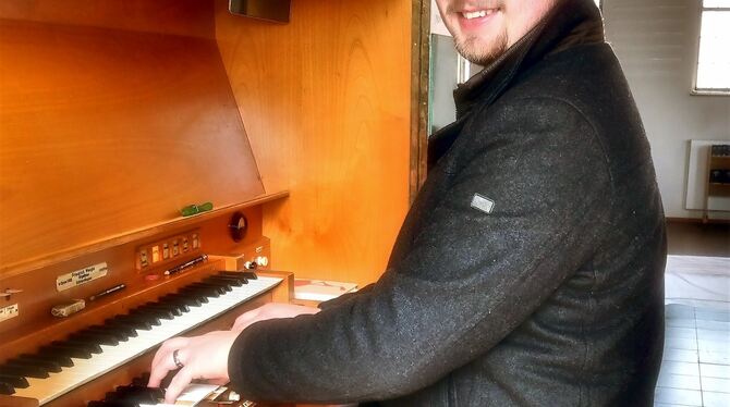 Julian Heinz wollte schon mit drei Jahren das Orgelspielen lernen, mit sechs Jahren konnte er seinen Traum endlich verwirklichen