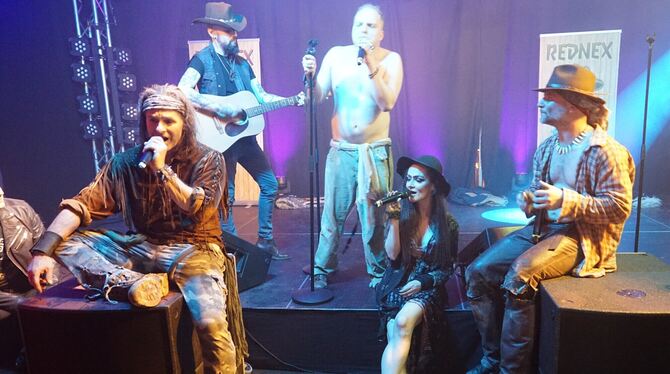 Die schwedische Popband auf der Bühne. FOTO: LENK