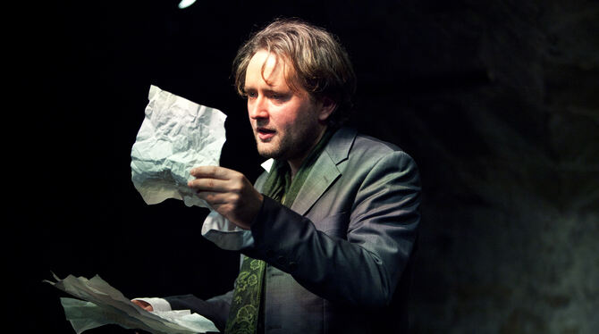 Tonne Schauspieler David Liske – hier in seiner Rolle als »Werther« – liest am Benefizabend ausgewählte Texte.  FOTO: TONNE