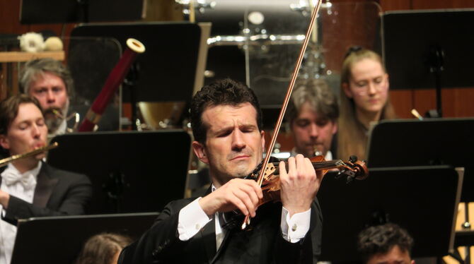 Geiger Svetlin Roussev als Solist beim Sinfoniekonzert der Württembergischen Philharmonie Reutlingen in der Stadthalle