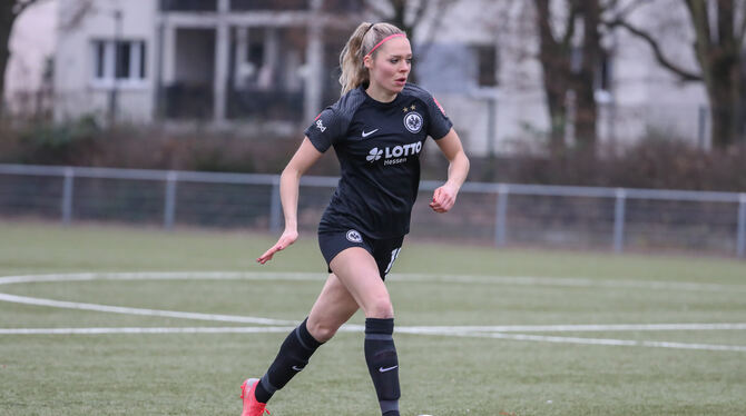 Janina Hechler hat ihren Vertrag in Frankfurt verlängert. FOTO: SCHERBAUM/EIBNER Janina Hechler hat ihren Vertrag in Frankfurt verlängert. FOTO: SCHERBAUM/EIBNER
