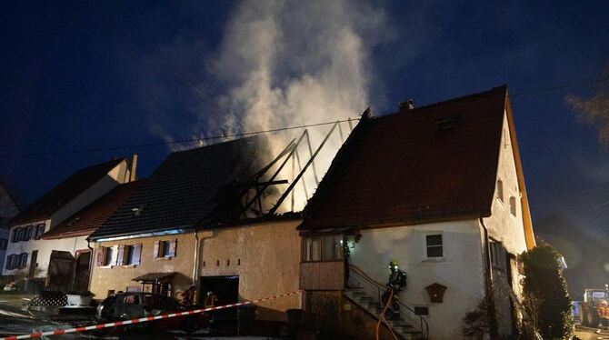 Der entstandene Sachschaden an den Wohngebäuden beläuft sich auf mehrere hunderttausend Euro.