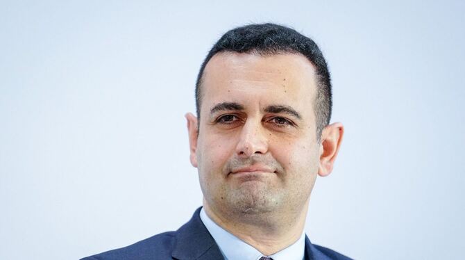 Bijan Djir-Sarai Bijan Djir-Sarai