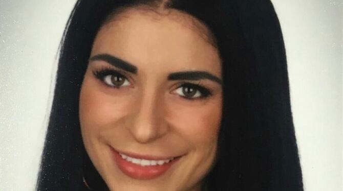 Sabrina Walter, Industriemeisterin Fachwirtin Metall, hat die Prüfungen vor der IHK Reutlingen mit dem besten Ergebnis  bestande