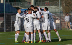 Die Young Boys wollen auch nach dem geplanten Aufstieg in die Verbandsliga zahlreiche Siege feiern.  FOTO: DROFITSCH/EIBNER