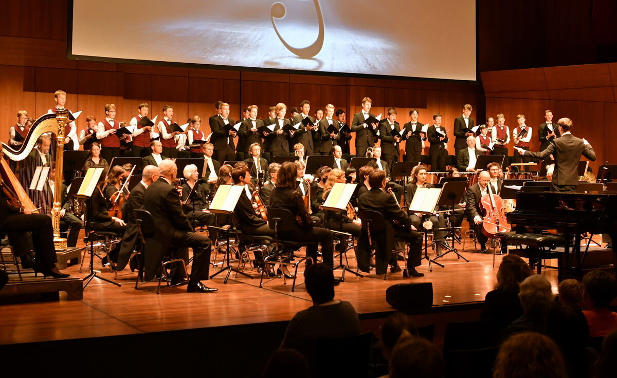 Chor Bühne flach FOTO MEYER_0691