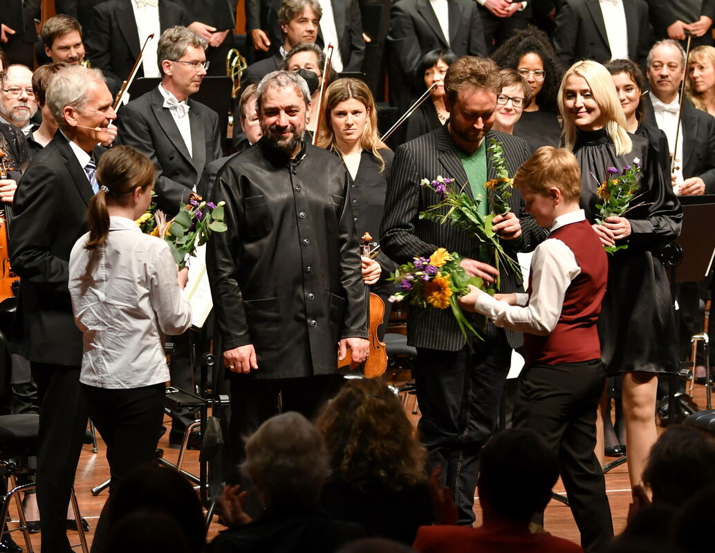 Detail Blumen für Klavier und Tonne FOTO MEYER_0772