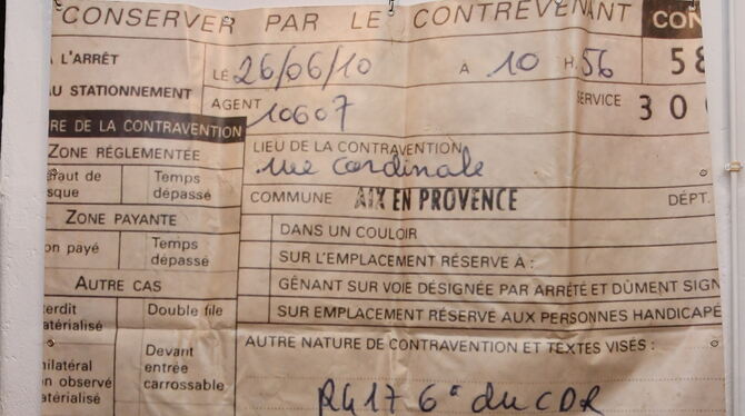 Auch in anderen Ländern gilt das Prinzip »Ordnung muss sein«. Kaiser hat viele Beweisstücke gesammelt – wie diesen Strafzettel a Auch in anderen Ländern gilt das Prinzip »Ordnung muss sein«. Kaiser hat viele Beweisstücke gesammelt – wie diesen Strafzettel a