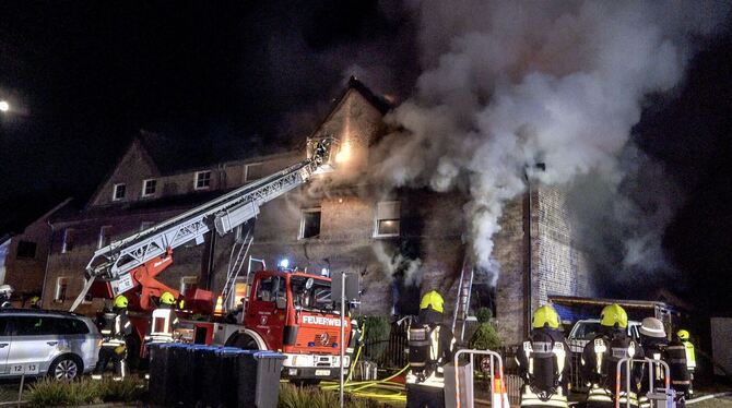 Brand in Mehrfamilienhaus