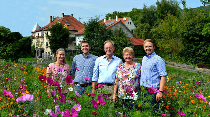 Ziehen im Betrieb an einem Strang (von links): Stephanie Römer, Markus Fetzer, Hartmut Fetzer, Birgit Fetzer und Andreas Fetzer.