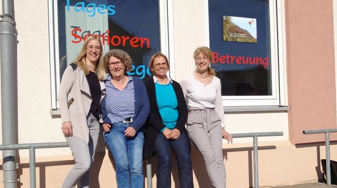 Annika Ladner (ganz links) und Rita Kurz (beide Diakoniegesellschaft), Gabriele Blum-Eisenhardt (Samariterstiftung) und Christi