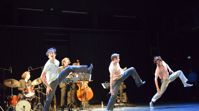 Performance voller Energie (von links): Martí Fernández Paixà, Roman Novitzky und Timoor Afshar.  FOTO: KREIBICH