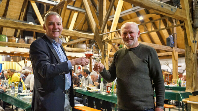 Geschäftsführer Jörg Waldner (links) und Ausichtsratsvorsitzender Gerhard Fritz der Weingärtnergenossenschaft Metzingen-Neuhause