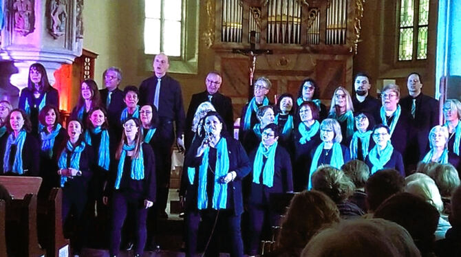Stimmgewaltig in der Mauritiuskirche: Der Chor beim Jubiläumsabend. FOTO: JOCHEN
