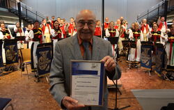 In Sizilien aufgewachsen und nach Mössingen gekommen: Francesco Mule ist 60 Jahre Mitglied im Musikverein.  FOTO: STURM