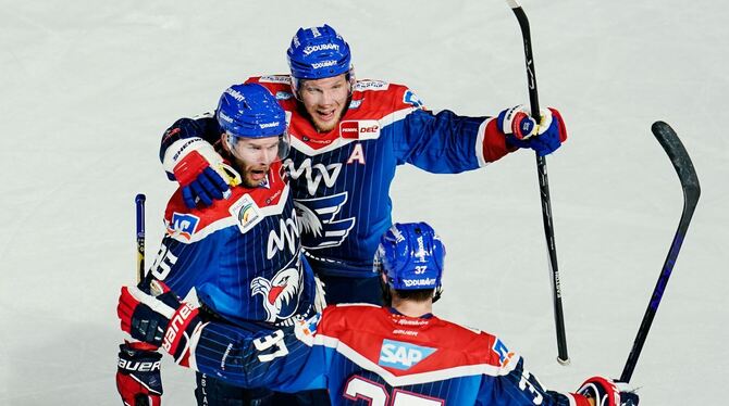 Adler Mannheim - Eisbären Berlin Adler Mannheim - Eisbären Berlin